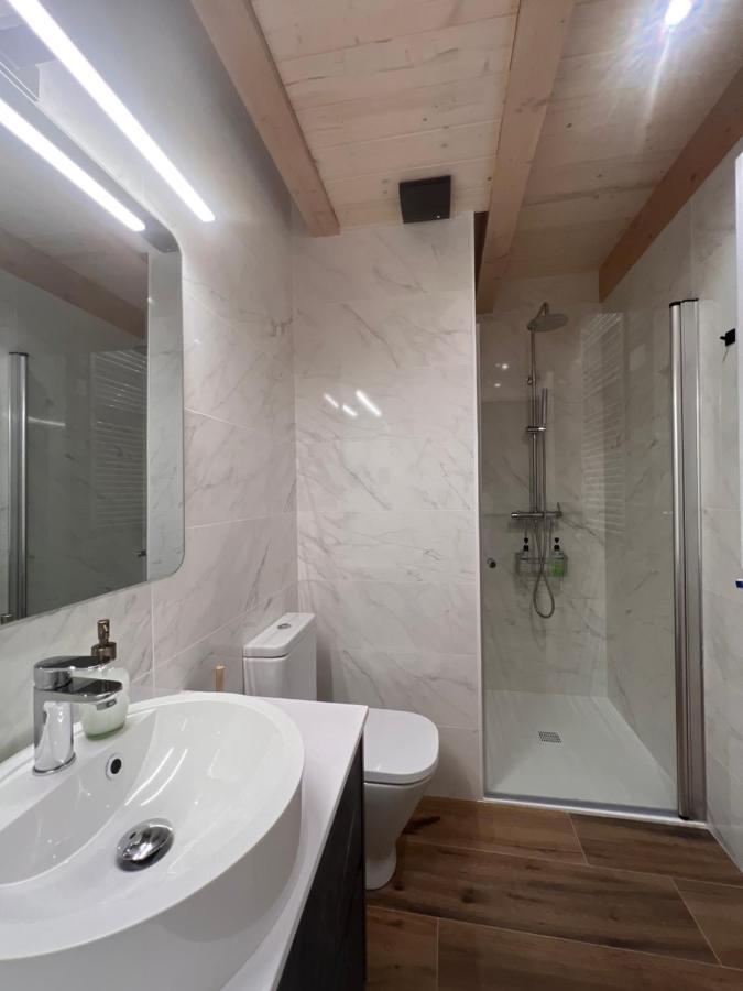 Apartamentos Turisticos: Tu Casa En Sahun Exterior foto